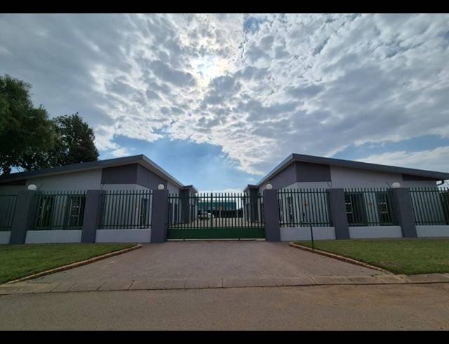 1,505M² BUSINESS TO LET IN VAALPARK